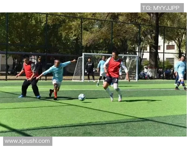 足球巨星女儿绿茵场展现天赋延续父辈辉煌梦想