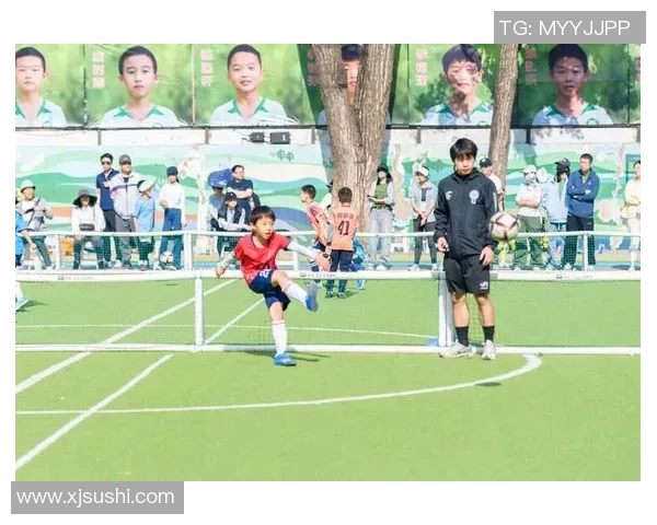 雨中驰骋的绿茵英雄们：聚焦那些在风雨中闪耀的足球明星